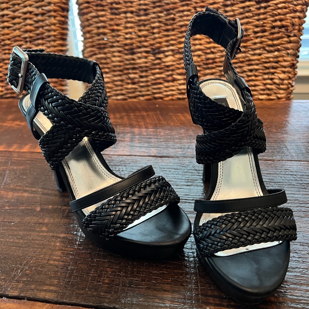 WHBM “LIDO” Black Platform Heels - size 6 Like New
